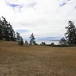 Next To Olympic View Golf Course 2 Bedroom Private Suite