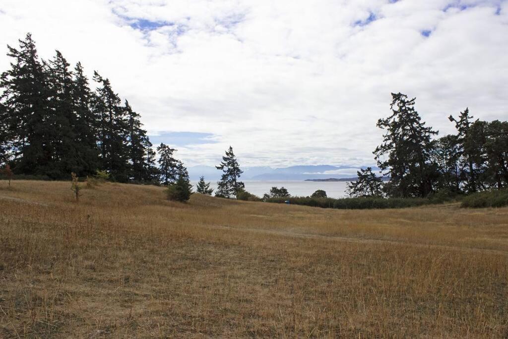 Apartment Next To Olympic View Golf Course 2 Bedroom Private Victoria